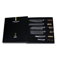 Couteaux Shinrai - Coffret de 6 couteaux damassés en époxy onyx + bloc magnétique ; Couteaux Scalae - Coffret de couteaux en bois d'acacia avec bloc ; Couteaux Shinrai
