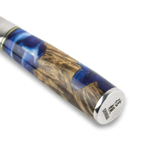 Couteaux Shinrai - Coffret de 6 couteaux damassés en époxy saphir + bloc magnétique ; Couteaux Scalae - Coffret de couteaux en bois d'acacia avec bloc ; Couteaux Shinrai